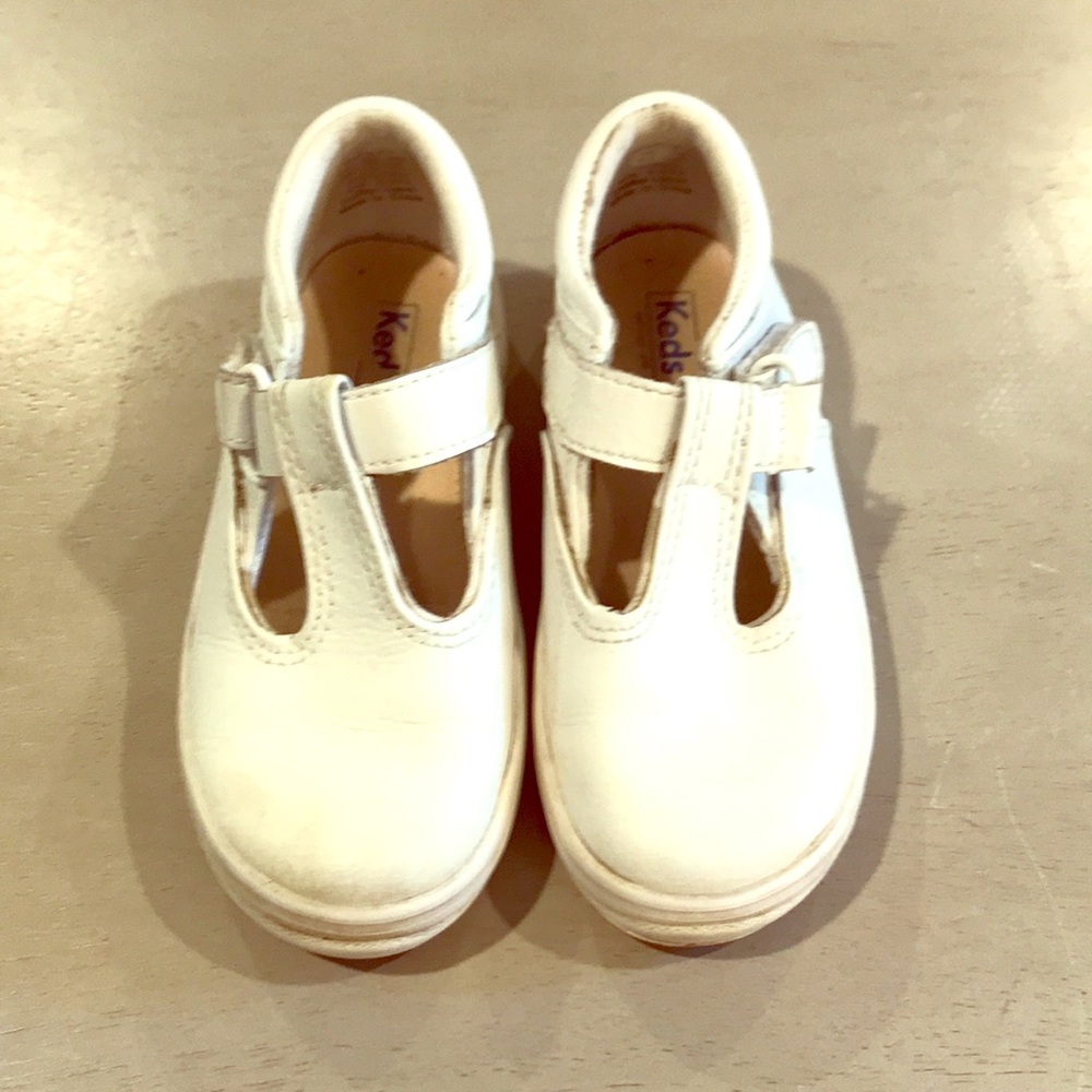 Keds little girl white leather shoes size 9